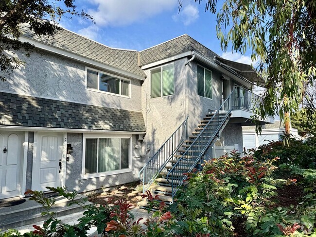 Building Photo - 2-Bedroom Condo in a Central Anaheim Location