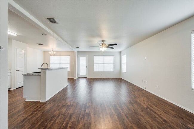 Photo - 7500 Lazy Spur Blvd