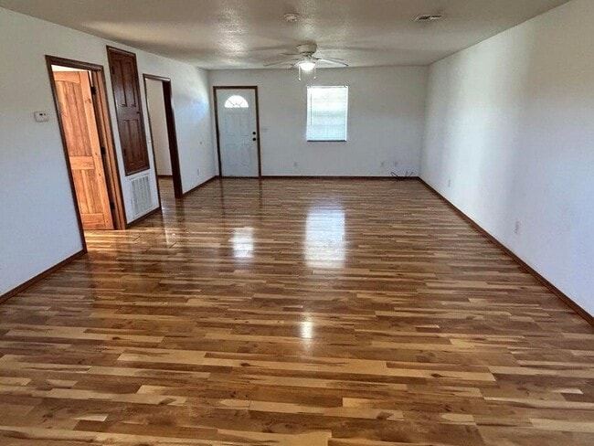 Photo - 18717 Kokomo Ln Unidad B