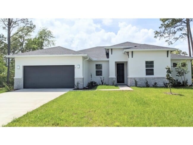 Newer Build 4 Bedroom/3 Bath House. - Newer Build 4 Bedroom/3 Bath House.