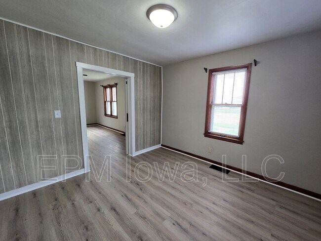 Photo - 1812 Logan Ave