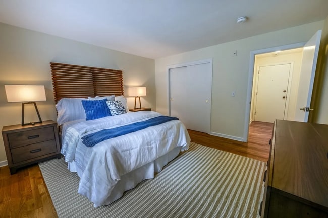 Photo - 8 Captain Parker Arms Unit 02