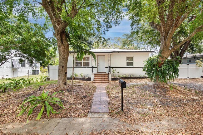 Photo - 12325 NE 11th Pl Casa