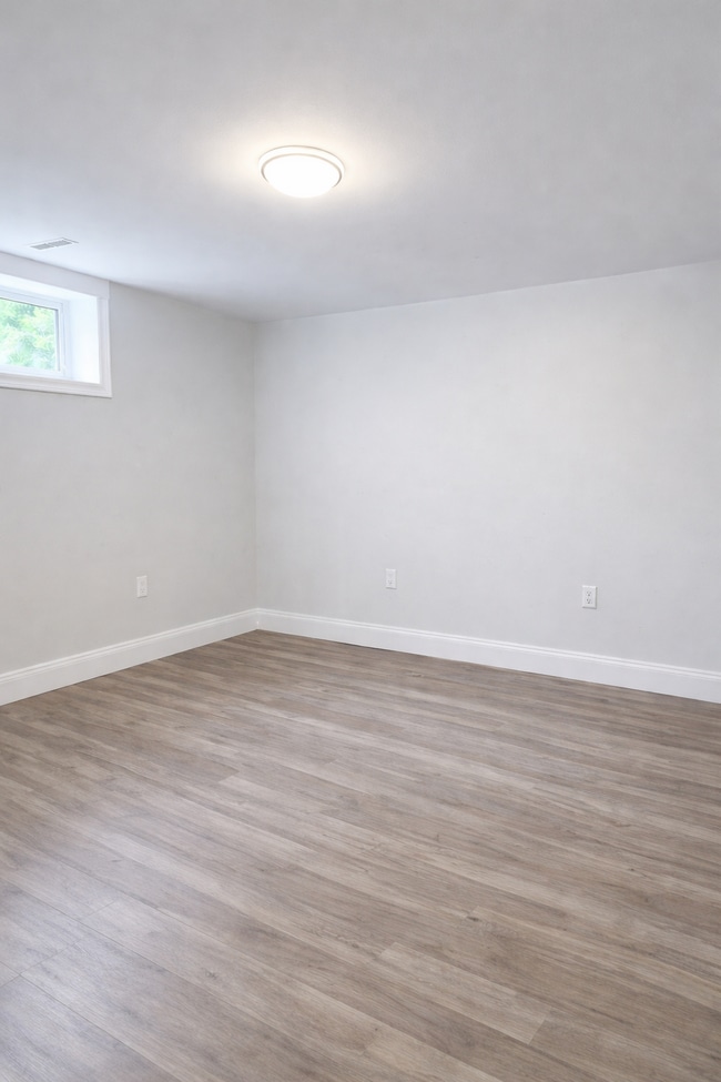 Photo - 20 Blackthorne Ave