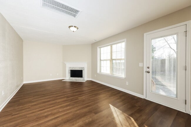 Photo - 321 Cedar Park Cir