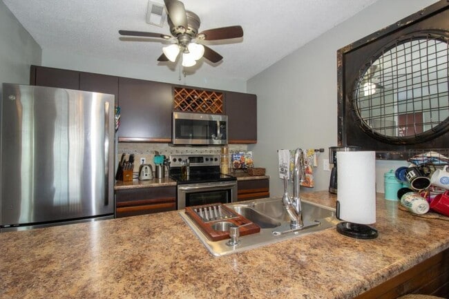 Photo - 108 Robinwood Dr