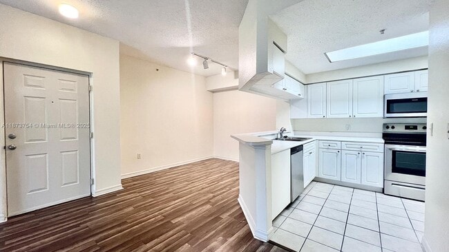Photo - 3019 Alcazar Pl Unit 202