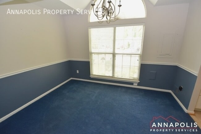 Photo - 932 Yachtsman Way