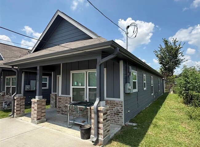 Photo - 9815 Garcroft St