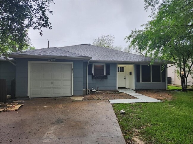 Photo - 1705 Frost St Casa