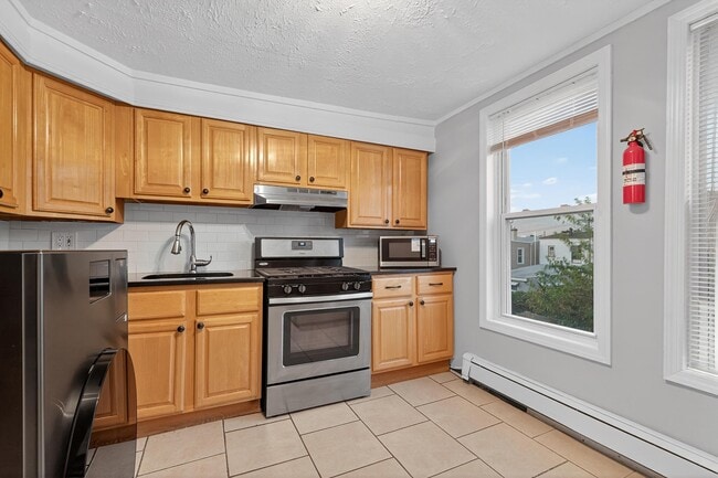 Photo - 98 CLENDENNY Ave