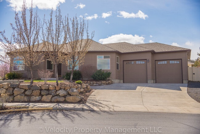 Building Photo - M129 Unit 1075 NE Watt Way