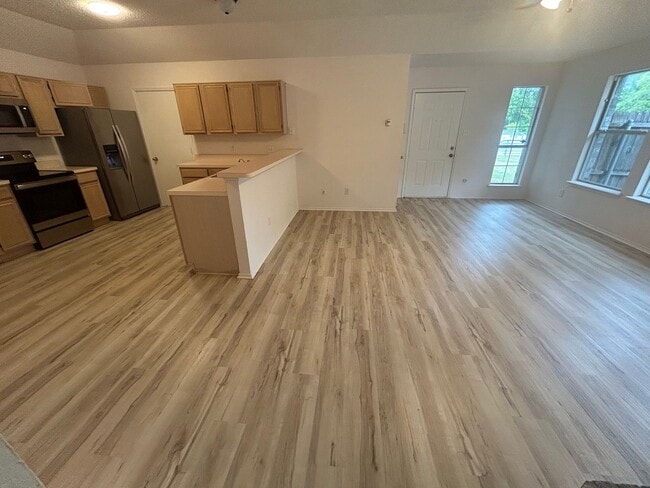 Photo - Ready to Move in... Do not miss this house...