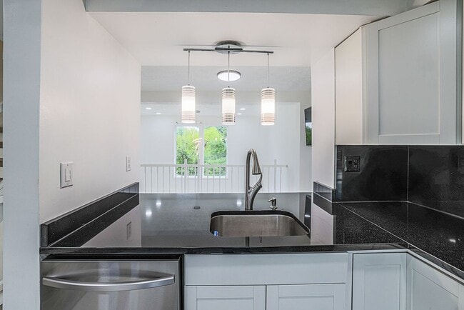 Photo - 9 Stillwood Cir