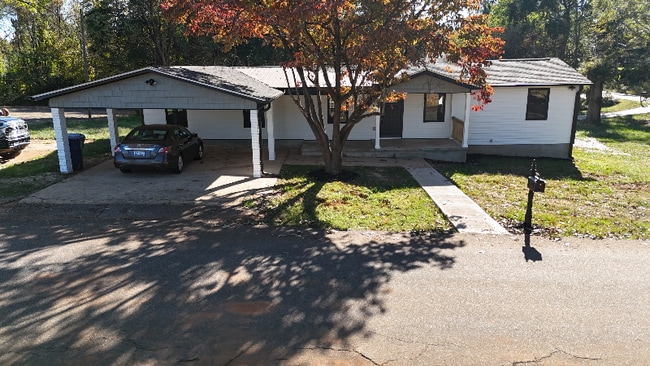 Building Photo - 136 Moore St