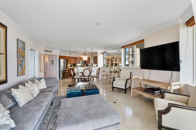 sala de estar - 2001 N Ocean Blvd Unidad 1405