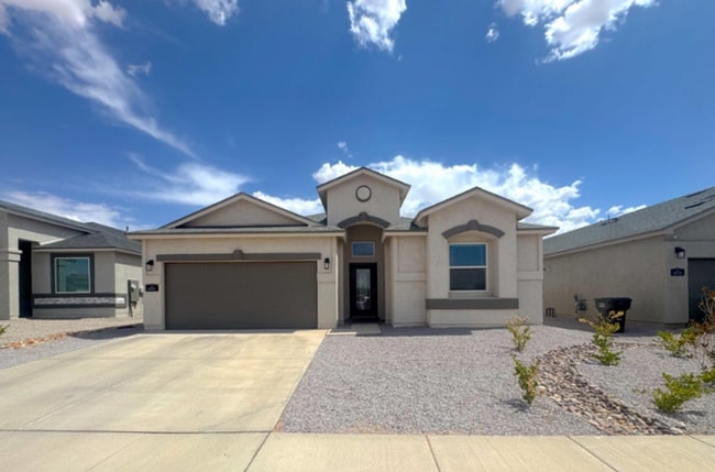 Beautiful 3-Bedroom, 2-Bath Home in East El Paso! - Beautiful 3-Bedroom, 2-Bath Home in East El Paso!