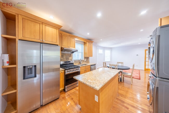Building Photo - 7 Alcott St Unit 2