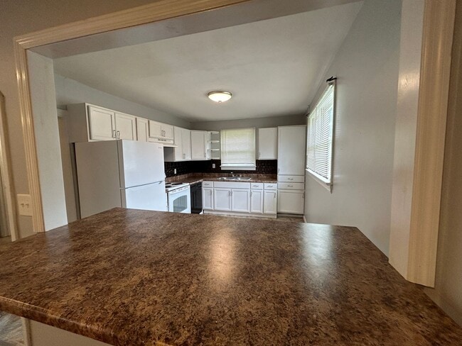 Photo - 215 Greenleaf St SW