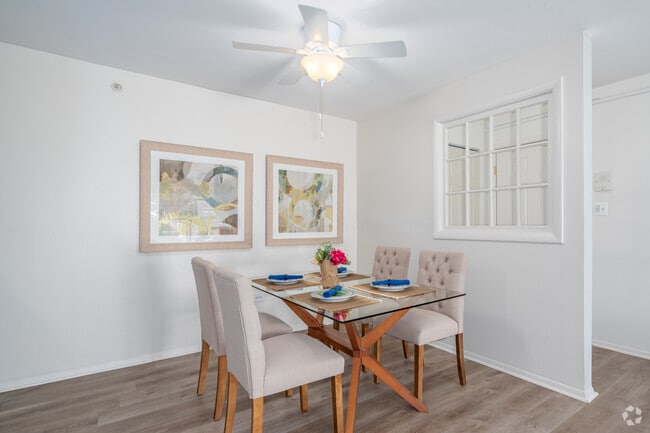 2BR, 1BA - 890SF - Dining Room
