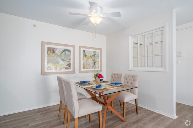 2 habitaciones, 1 baño - 890 pies cuadrados - Comedor - Scenic Tree Rentals