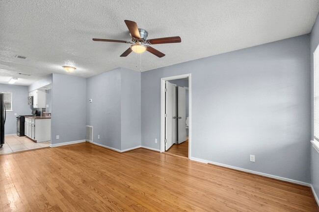 Photo - 7405 Carver Ave