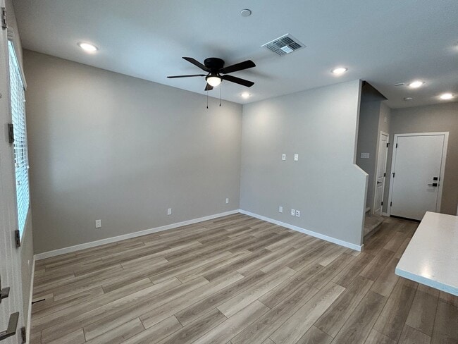 Photo - Modern 3-Bedroom Townhome in Gated Layton ...