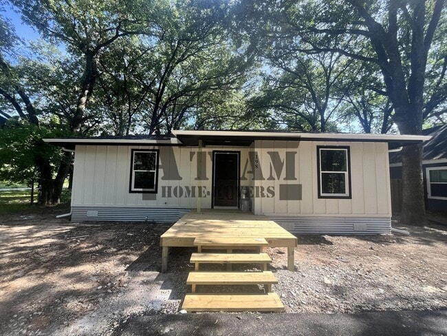 Fully Remodeled 2 Bedroom 1 Bathroom - Fully Remodeled 2 Bedroom 1 Bathroom House