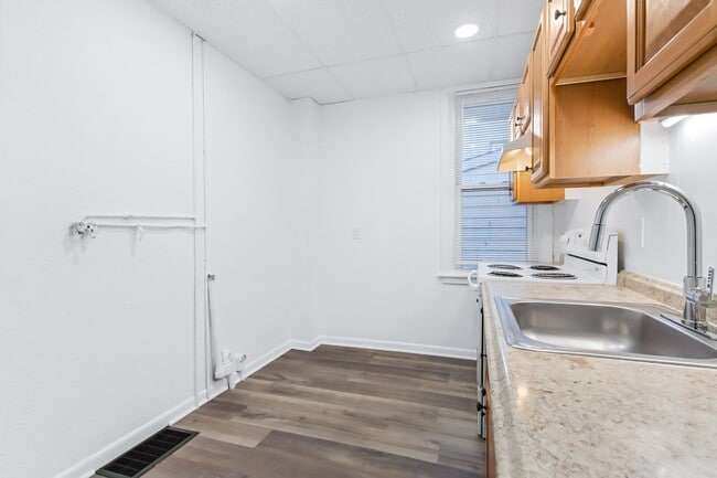 Photo - 476 N 5th St Apartment Unit 2