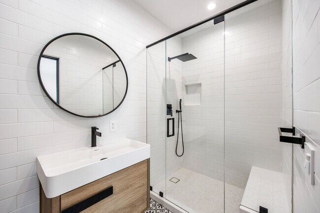 Photo - 109 N Flores St Unit 109 S Flores