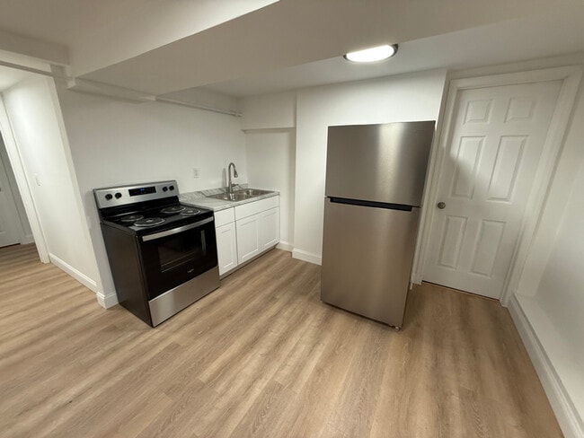 Building Photo - 151 2nd Ave Unit 1R Rental