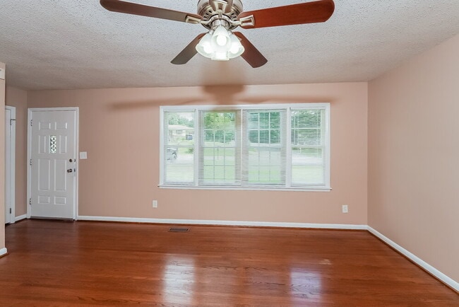 Photo - 417 19th Terrace NE