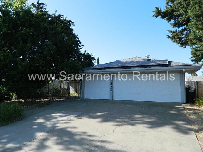 Photo - Spacious 4bd/2ba Foothill Farms Home with 3 Car Garage