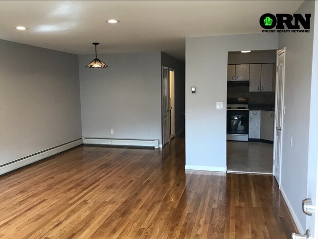 Photo - 2355 E 13th St