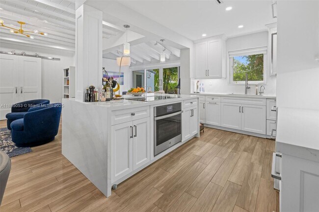 Photo - 90 NE 106th St