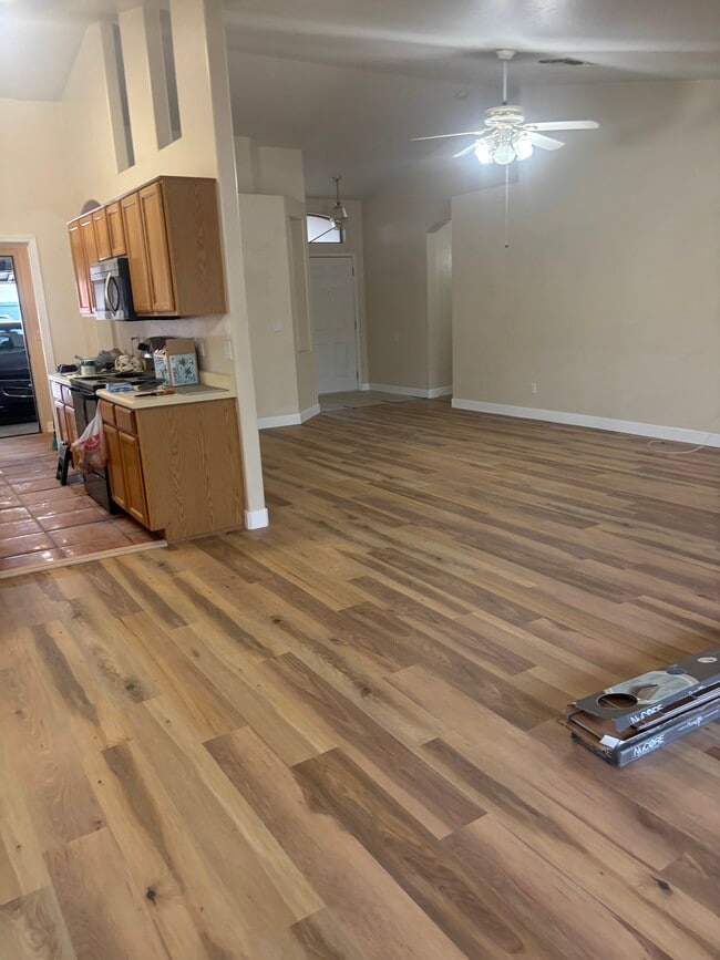 Photo - 1925 N Ashland