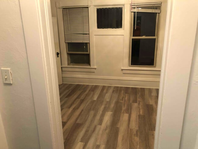 Photo - 1123 1st Ave S