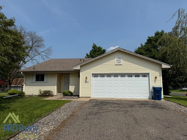 3 Bedroom Home **Free August Rent with an ... - 3 Bedroom Home **Free August Rent with an ...