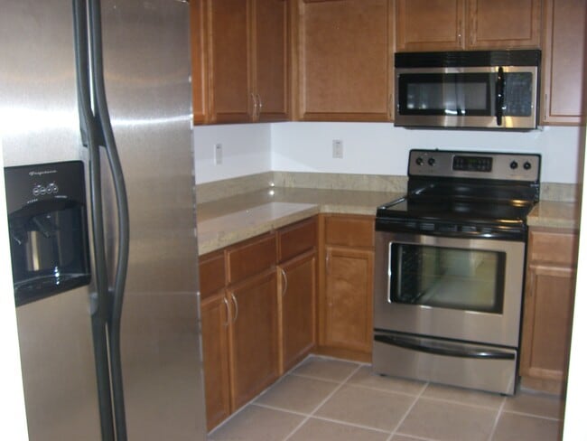 Building Photo - 8385 S Haven Ln Unit Southhaven Rental