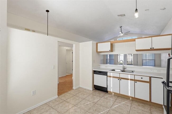 Photo - 844 Delfino Pl