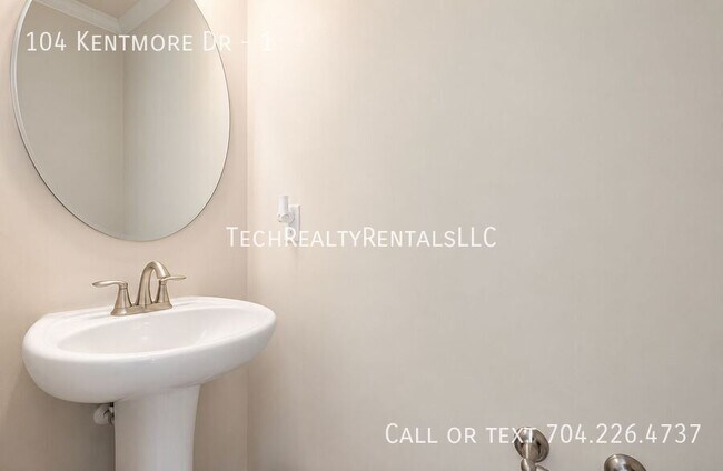 Photo - 104 Kentmore Dr