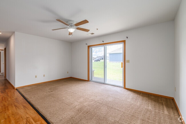 2BR, 2BA - 1,100SF - Living Room