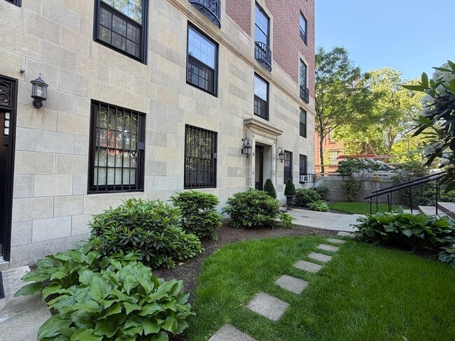 Photo - 276 Marlborough St Unidad G2