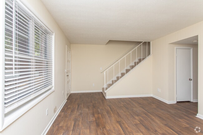 2HAB, 1,5BA - 1120SF - Grove at Six Hundred
