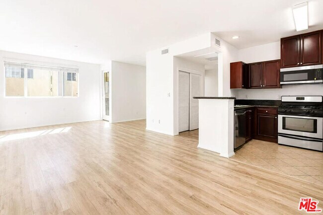 13941 Sherman Way Unit 205