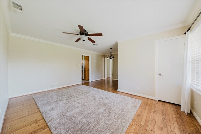 Photo - 5210 De Lange Ln