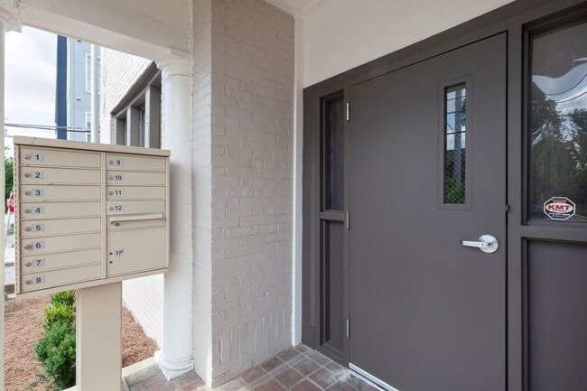 Photo - 504 Boulevard NE