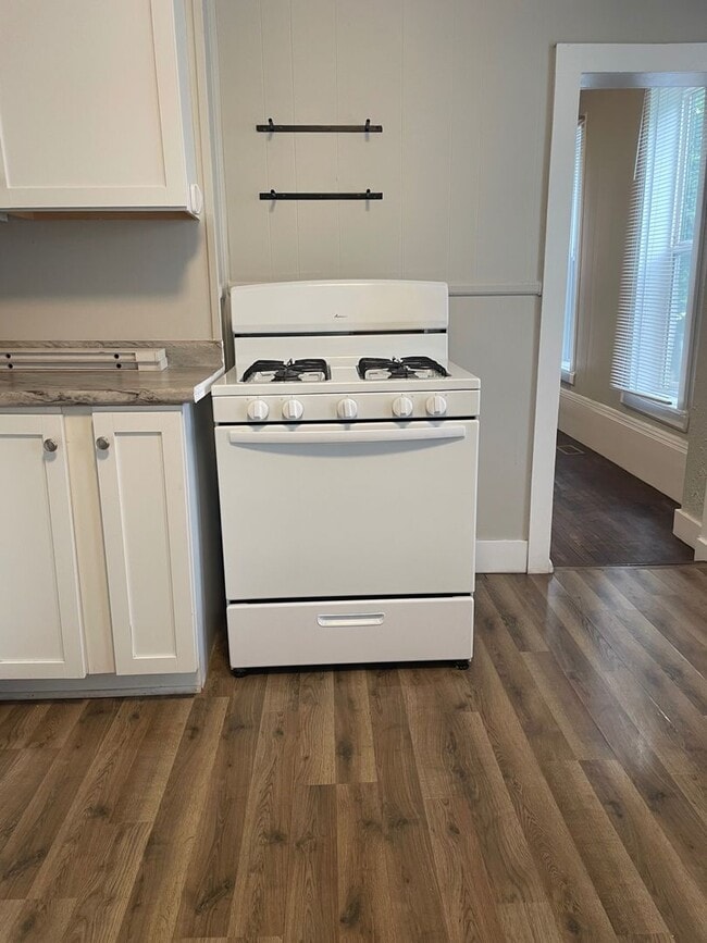 425 Harlan Ave NE Unit 1