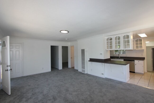 Building Photo - 4095 Thorn St Unit 4095 Thorn Street Rental