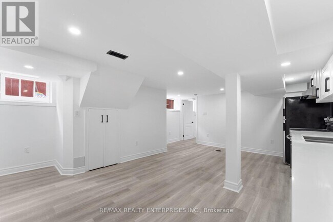Photo - 3 Dallyn Cres